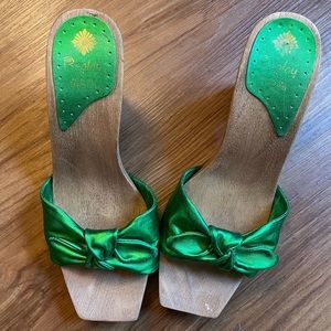 Spanish green heels.